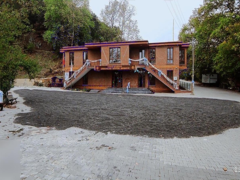 Karesi̇ armutalanda merkeze yakin uygun arazi̇