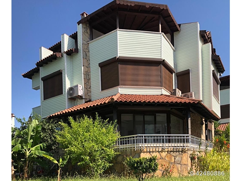 Denize sıfır muhteşem villa