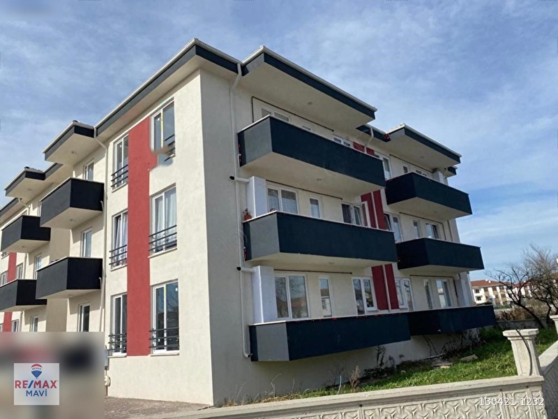 Serdi̇van yazlik mahallesi̇nde satilik mükemmel dai̇re