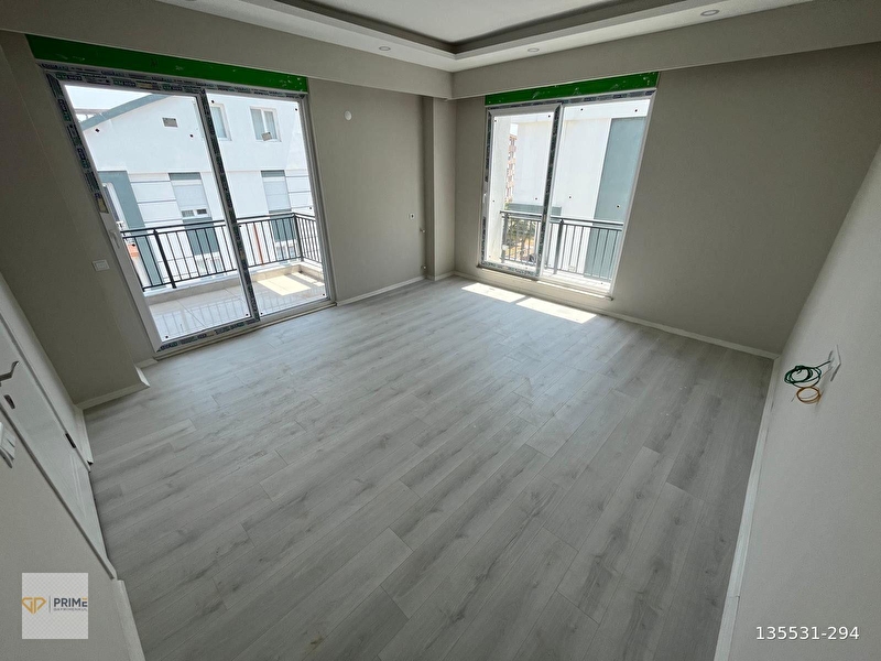 Antalya habi̇bler'de cadde üstünde sifir satilik 2+1 dai̇re