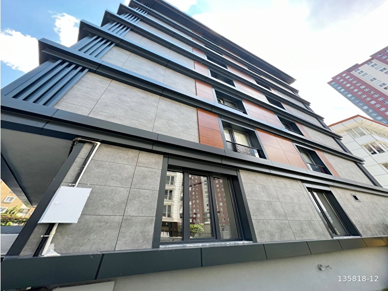 Vesa 'dan beyli̇kdüzünde şik 2+1 satilik dai̇re