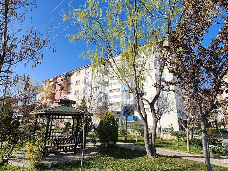 Sincan gökçek mahallesin'de satılık katta full yapılı 3+1 daire
