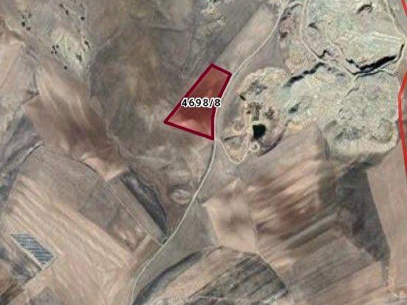 Mükemmel konumda türkmen tokat'ta  yola cepheli̇  firsat tarla