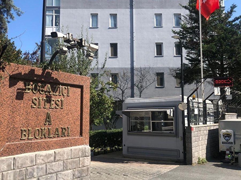 İsti̇nye si̇te i̇çi̇nde güvenli̇kli̇ 118 m2,3+1 ,2.kat dai̇re