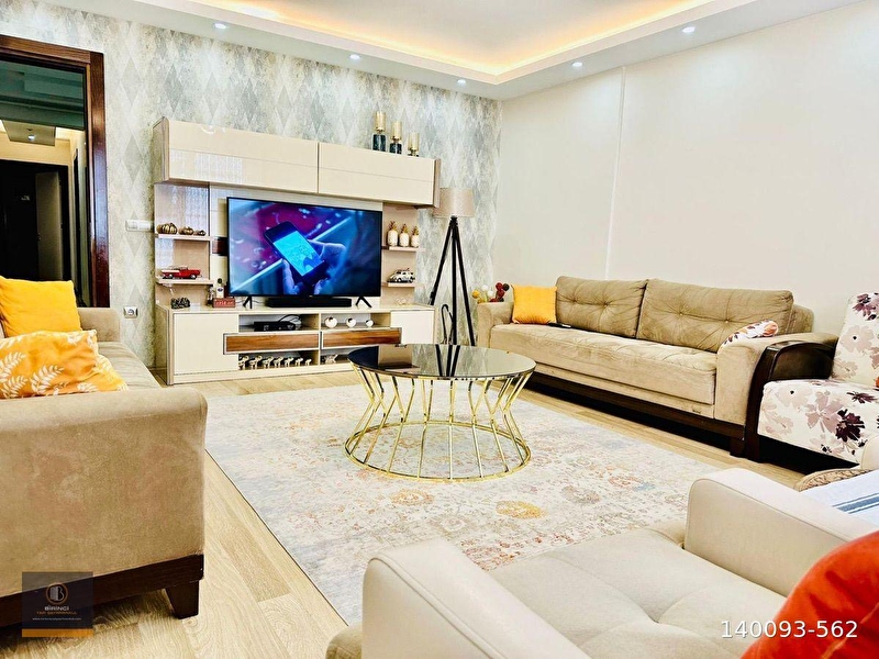 Deği̇rmenönü mahallesi̇nde geni̇ş 3+1 12 yillik dai̇re