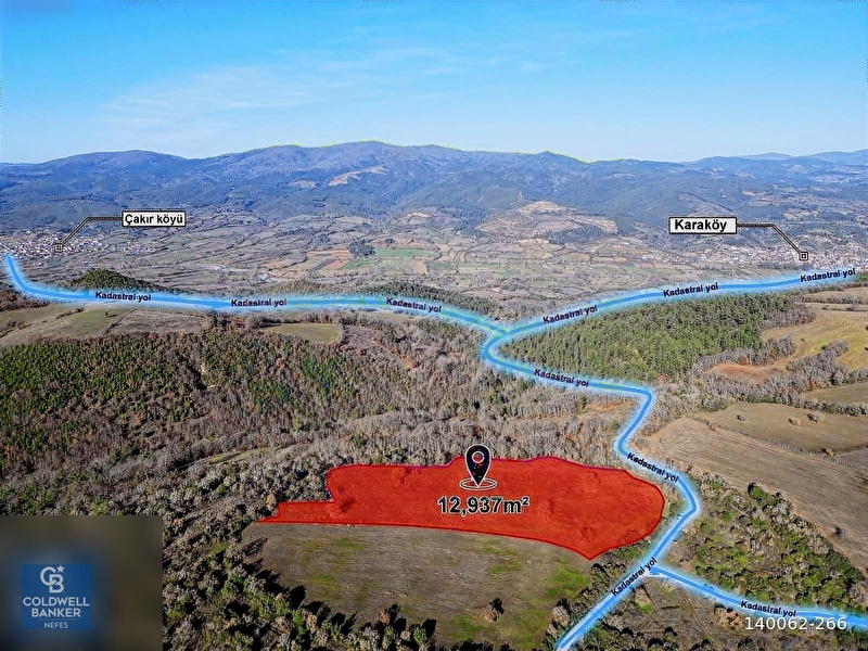 Çanakkale yeni̇ce karaköyde yola cepheli̇ 12,937 m² satilik tarla