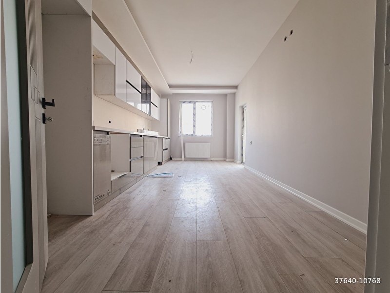 Ayyildiz mah satilik 3+1 asansörlü kapali otoparkli sifir arakat dai̇re