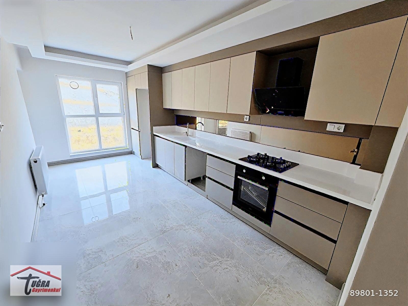 Eti̇mesgut i̇stasyon mh sifir bi̇na-asansör-gi̇yi̇nme odali-çi̇ft banyo
