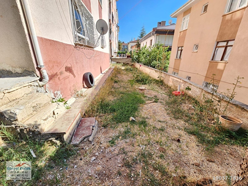 Balgat merkezi̇nde kombi̇li̇ 3+1 110 m2 üç cehpeli̇ güney temi̇z boş