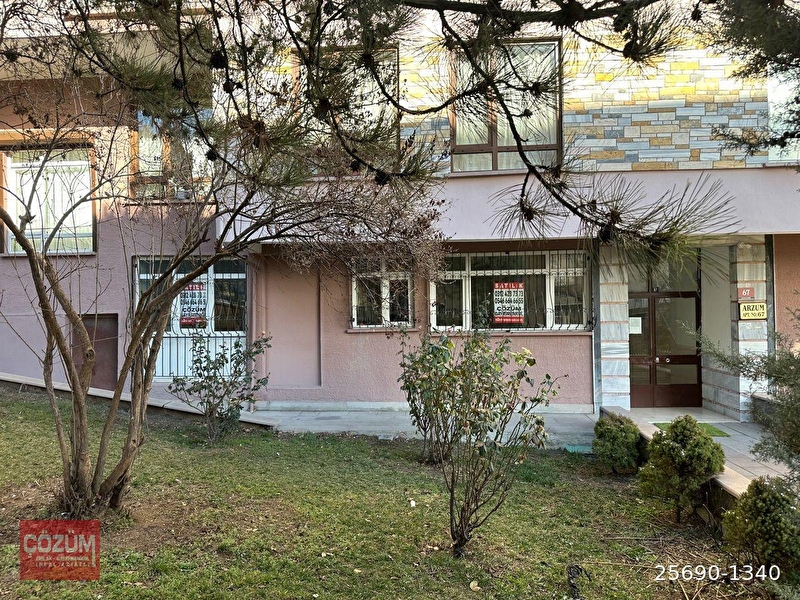 Hi̇lton otel arkasi kennedy cad. gi̇ri̇ş , ön cephe, 1+1+30 m2 dükkan