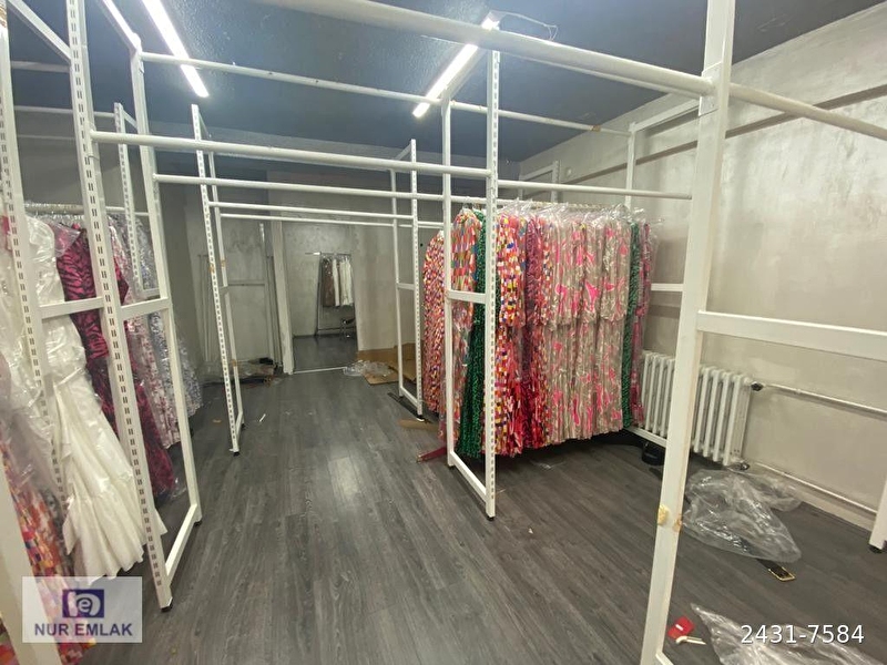Şişli ni̇şantaşinda1+1 125 m2 asansörlü satilik i̇şyeri̇