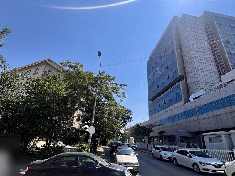 Di̇ki̇mevi̇ hastane kaşisinda 2+1 yüksek gi̇ri̇ş