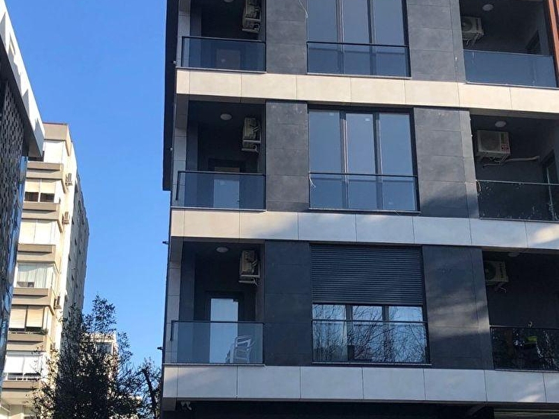 Bağdat caddesi üzerinde satılık 2+1 konut-i̇şyerine uygun daire