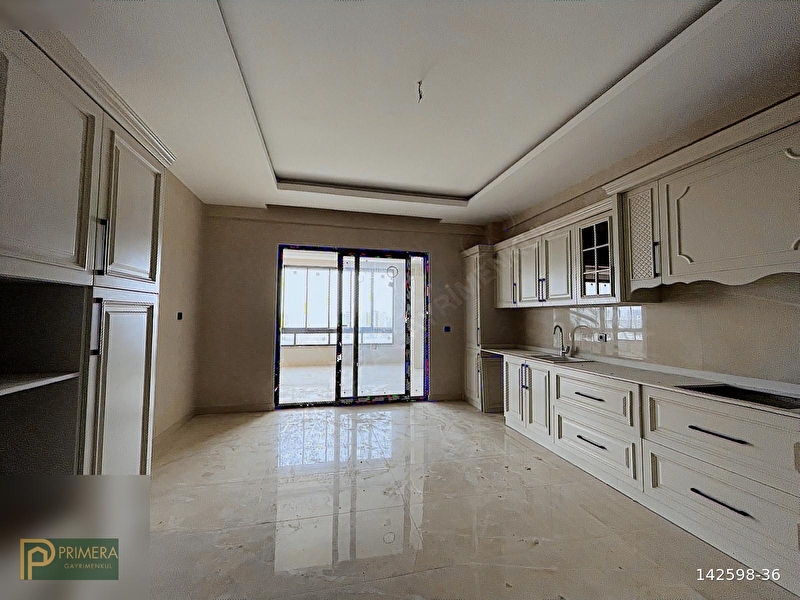 Pri̇mera'dan vadi̇ park manzarali 4,5+1 kat bahçeli̇ sifir dai̇re