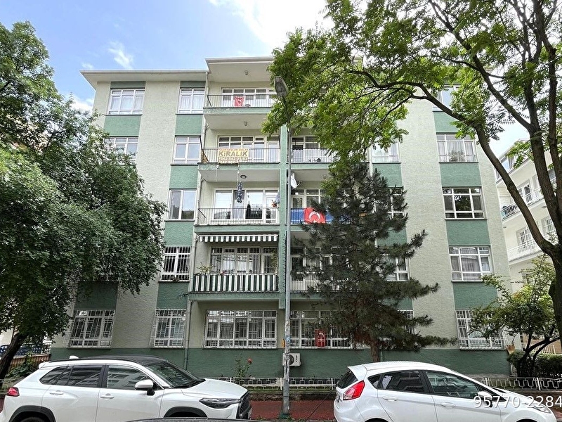 Ayranci kuzgun caddesi̇nde 3+1 yapili satilik dai̇re