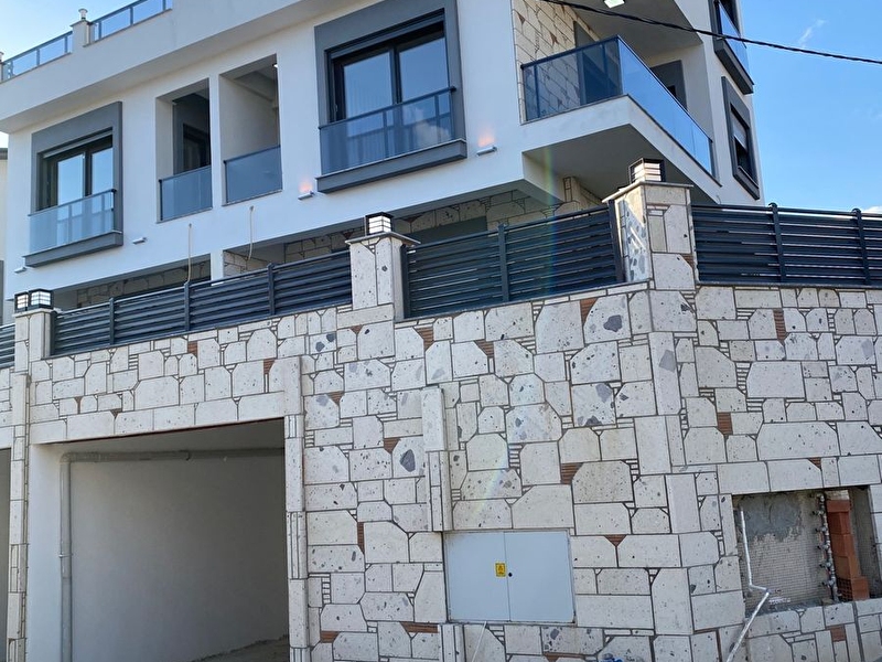 İzmir menderes özdere çukur altında satılık 3 + 1 geniş bahçeli ultra lüks sıfır villa