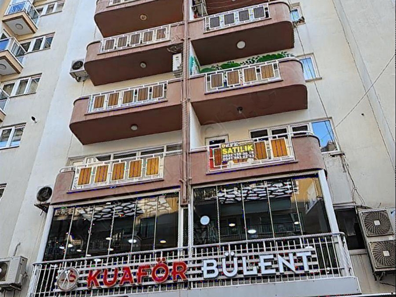 Efe'den kibris caddesi̇ üzeri̇nde satilik 3+1 dai̇re