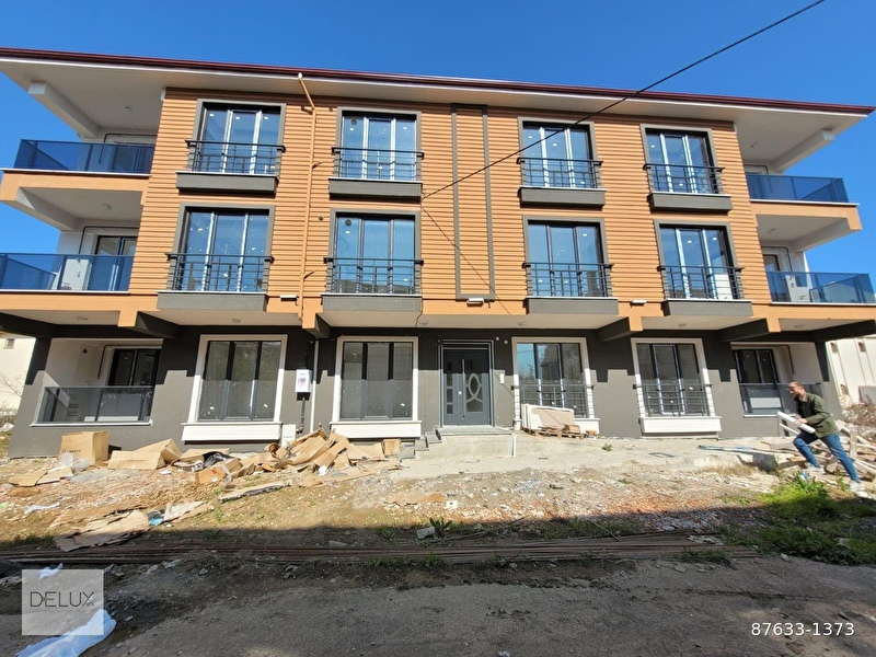 Delux'ten kumbağda deni̇ze çok yakin sifir 2+1 dai̇re