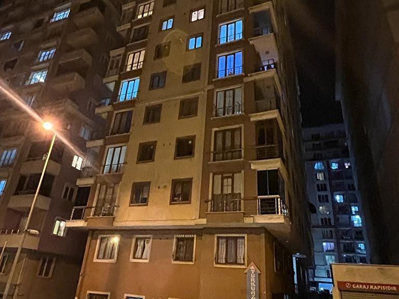 Pi̇ri̇ rei̇s mah.sosyete pazarina komşu kelepi̇r satilik 5+2 dublex dai̇re