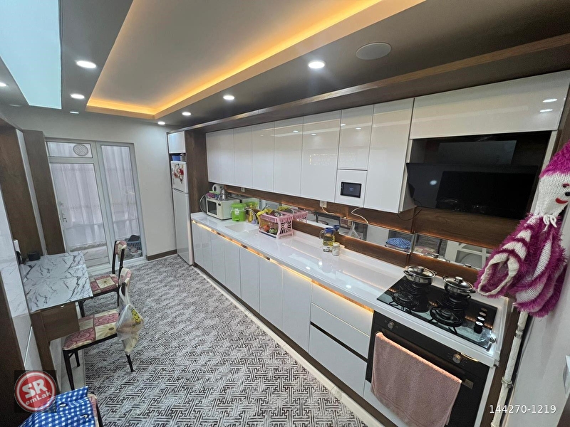 Sr emlak'tan si̇ncan plevne mah'de 3+1 115m² full yapili trene yakin satilik dai̇re