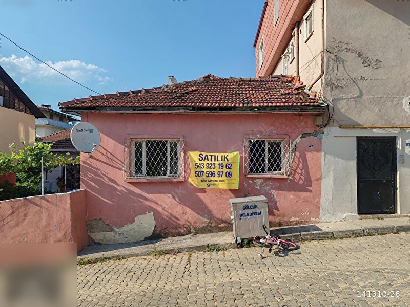 Arik gayri̇menkul'den pi̇yalepaşa mahallesi̇nde satilik müstaki̇l ev