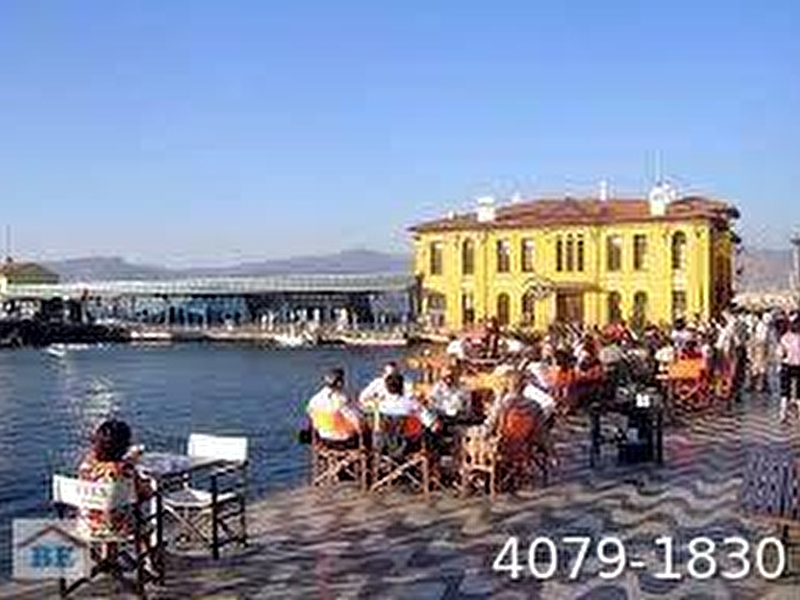 Menderes te hava alani karşisi 6800m2 depo arsasi