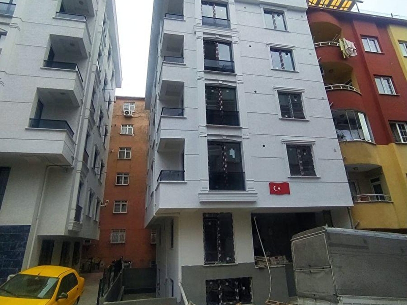 Serkan emlaktan bahçeli̇evler çobançeşmede  sifir 4+2 medi̇pol hastanesi̇ yakin  m2 dubleks