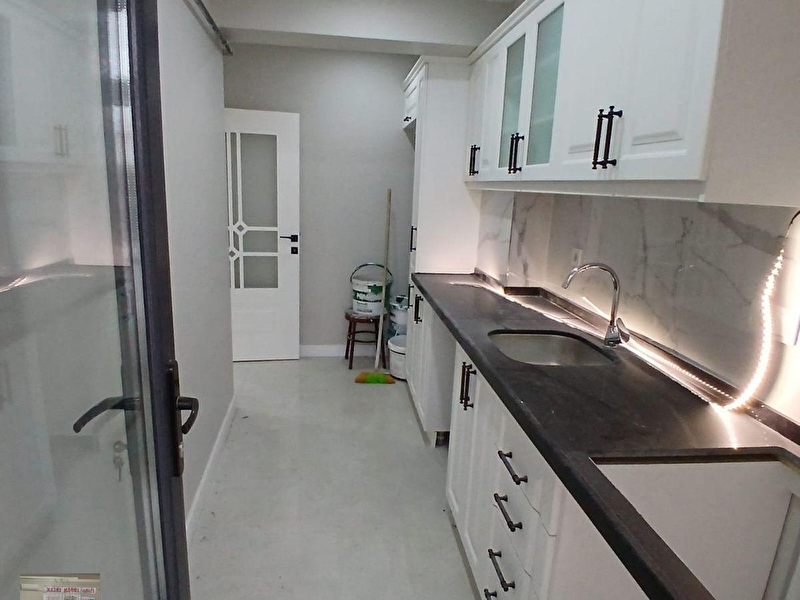 Fati̇h/ seyyi̇d ömer mh. sifir bi̇na 1.ara kat- 2+1 salon brüt 95 net 85 m2kat mülki̇yetli̇ ki̇ralik dai̇re