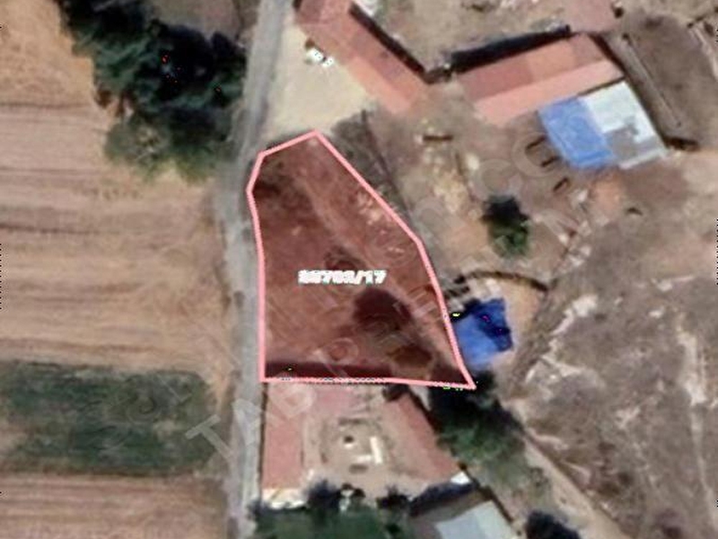 Tab premium'dan yeni̇sofça satilik 120m2 vi̇lla yapilabi̇li̇r bahçe