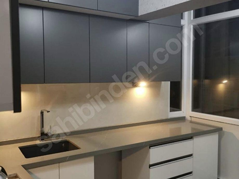 Şafaktepe mallesi̇nde ultra lüks yapili 3+1 satilik dai̇re