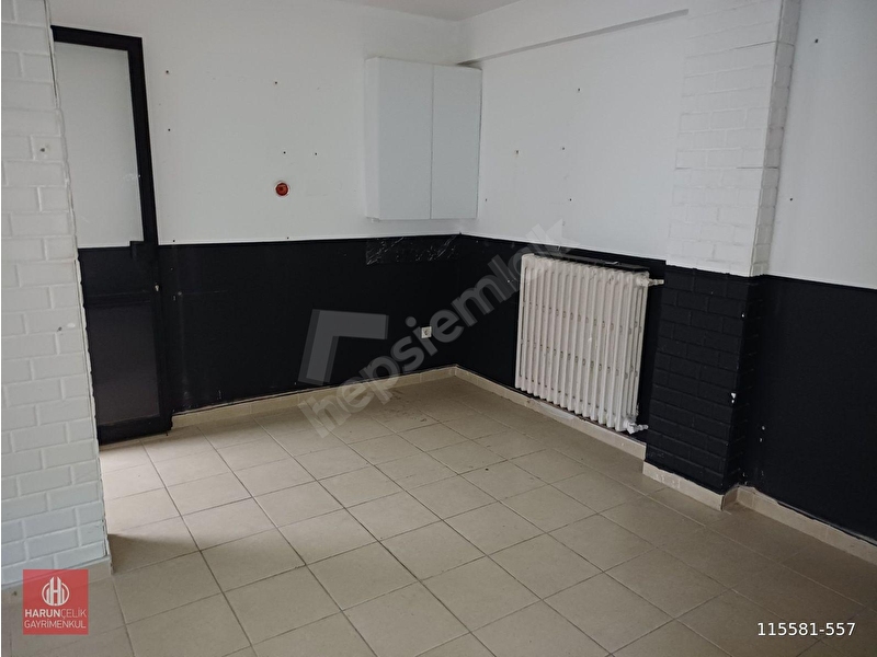 Kadıköy'de Bakımlı İş Merkezi İçerisinde 18 M Kiralık Ofis 