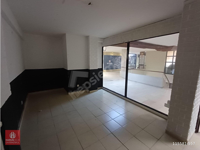 Kadıköy'de Bakımlı İş Merkezi İçerisinde 18 M Kiralık Ofis 