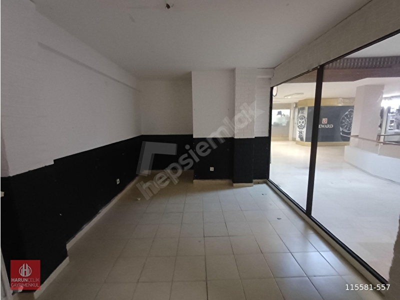 Kadıköy'de Bakımlı İş Merkezi İçerisinde 18 M Kiralık Ofis 