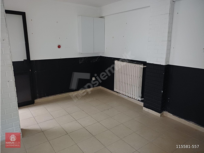 Kadıköy'de Bakımlı İş Merkezi İçerisinde 18 M Kiralık Ofis 