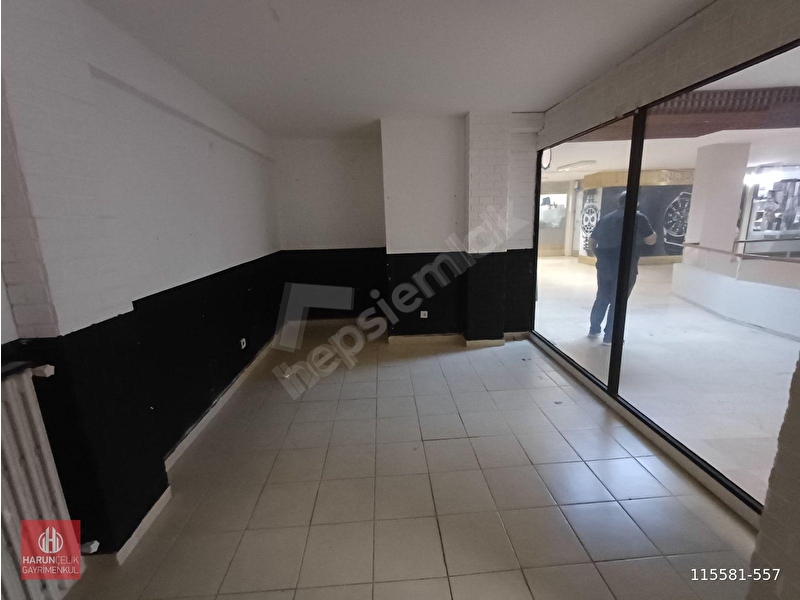 Kadıköy'de Bakımlı İş Merkezi İçerisinde 18 M Kiralık Ofis 