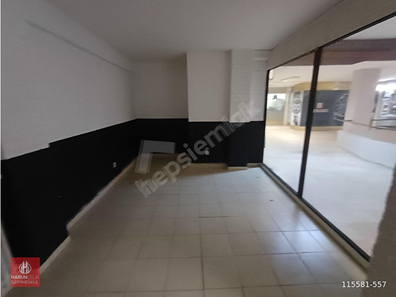 Kadıköy'de Bakımlı İş Merkezi İçerisinde 18 M Kiralık Ofis 