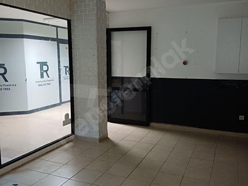 Kadıköy'de Bakımlı İş Merkezi İçerisinde 18 M Kiralık Ofis 