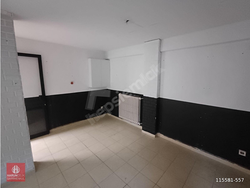 Kadıköy'de Bakımlı İş Merkezi İçerisinde 18 M Kiralık Ofis 