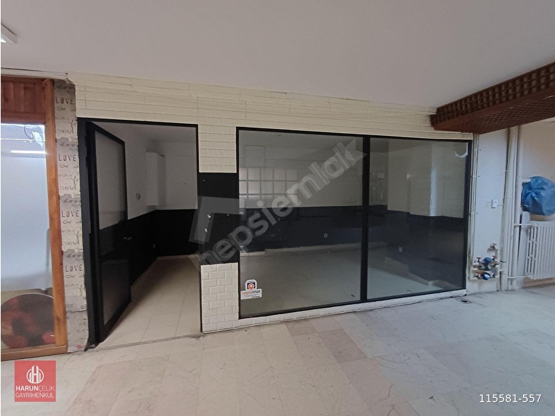 Kadıköy'de Bakımlı İş Merkezi İçerisinde 18 M Kiralık Ofis 