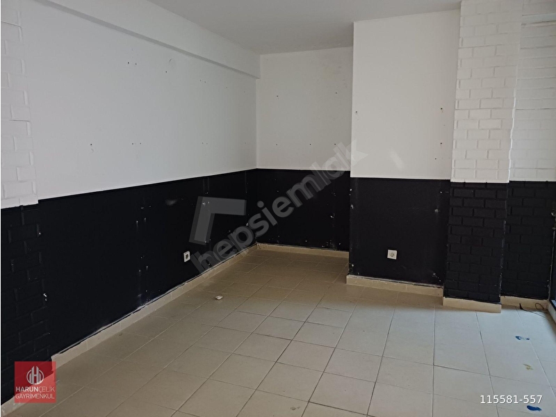 Kadıköy'de Bakımlı İş Merkezi İçerisinde 18 M Kiralık Ofis 