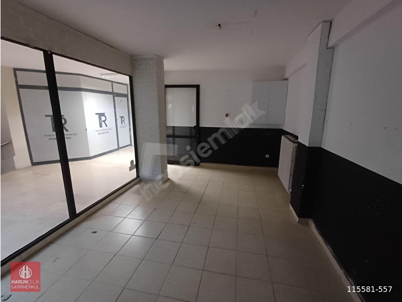 Kadıköy'de Bakımlı İş Merkezi İçerisinde 18 M Kiralık Ofis 