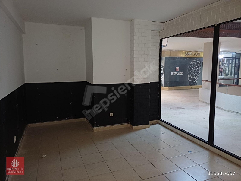 Kadıköy'de Bakımlı İş Merkezi İçerisinde 18 M Kiralık Ofis 