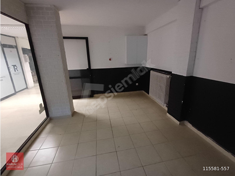 Kadıköy'de Bakımlı İş Merkezi İçerisinde 18 M Kiralık Ofis 