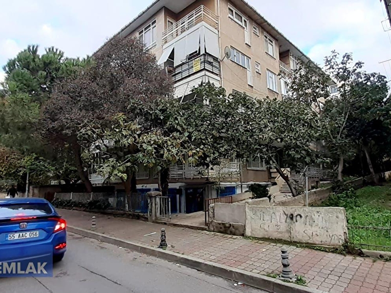 2 800 Tl Acibadem Emlak Tan Nezih Sokakta 2 1 Cok Temiz Ara Kat Kombili