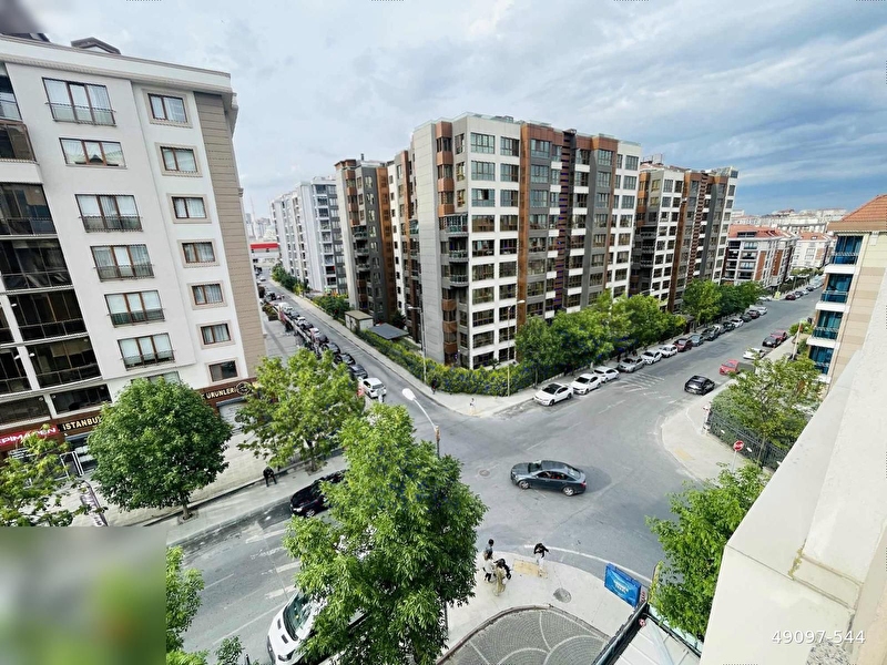 Beyli̇kdüzü adnan kahveci̇ aydin park evleri̇ satilik 3+1 170m2 boş