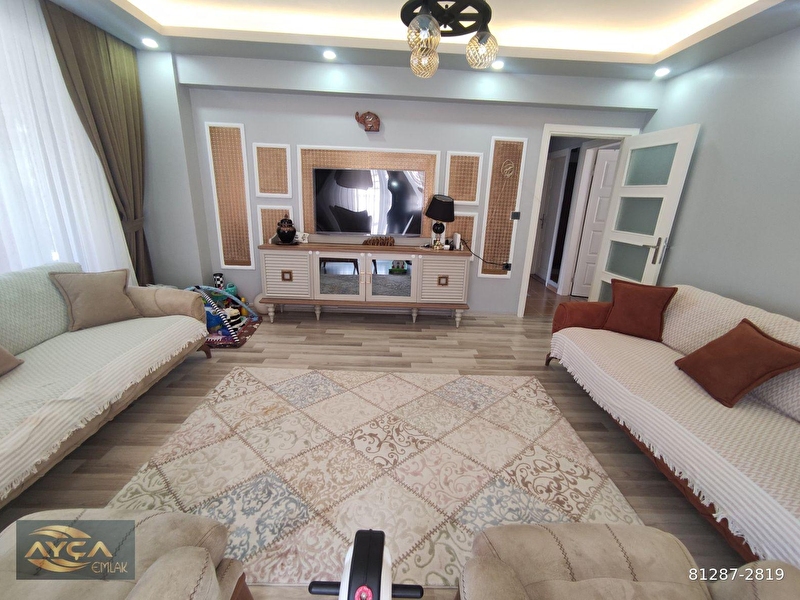 Ana caddeye yakin ayçadan satilik 2+1 ful yapili lüks 2+1 arakat  dai̇re