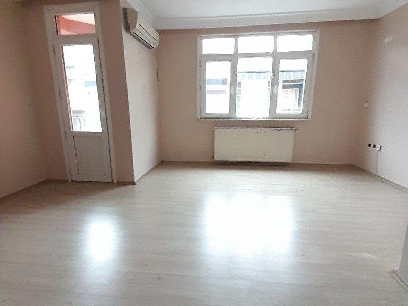 Levent metroya yakin bakimli arakat