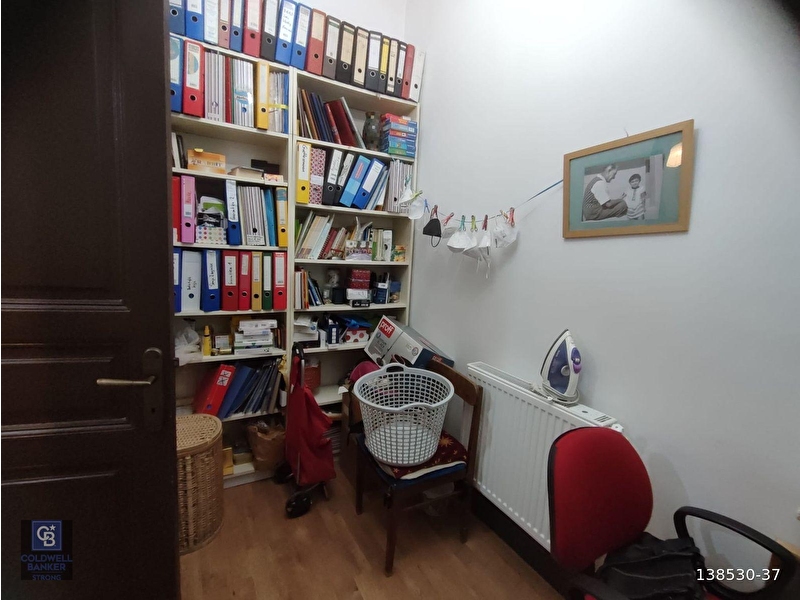 Şi̇şli̇ 4+1 tari̇hi̇ bi̇na satilik dai̇re metroya 2 dk