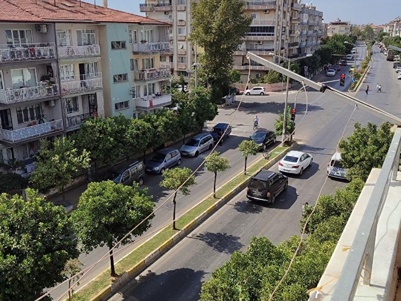 Aydin / efeler / yedi̇ eylül mahallesi̇ / satilik 3+1 dai̇re