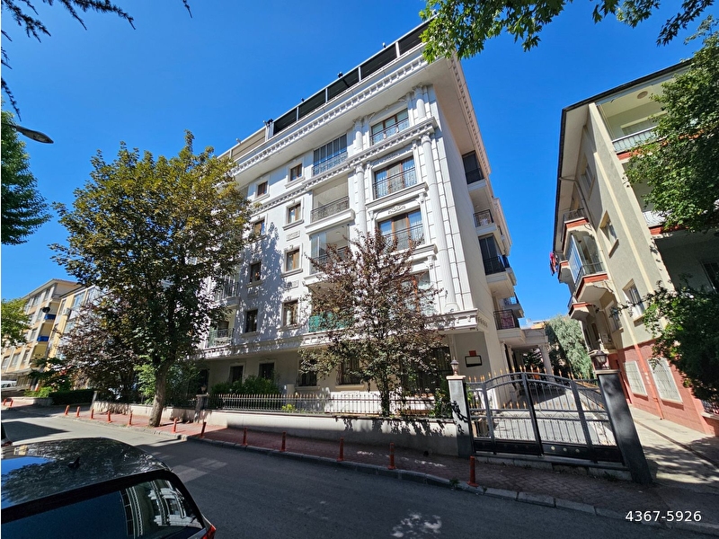 Menevi̇ş sokak satilik dai̇re yeni̇ bi̇na kapali garaj asansör 3+1